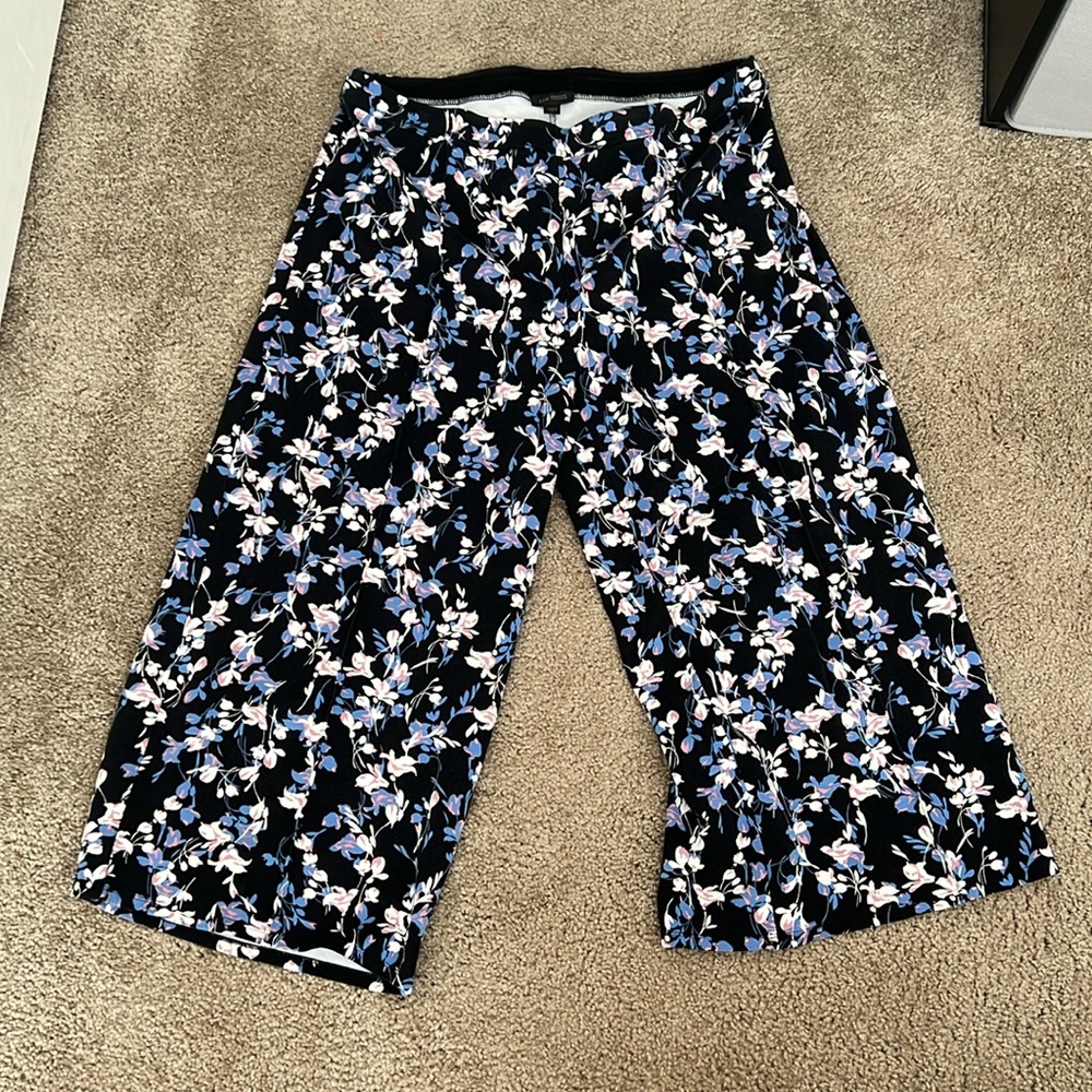 J. Jill floral capri pants